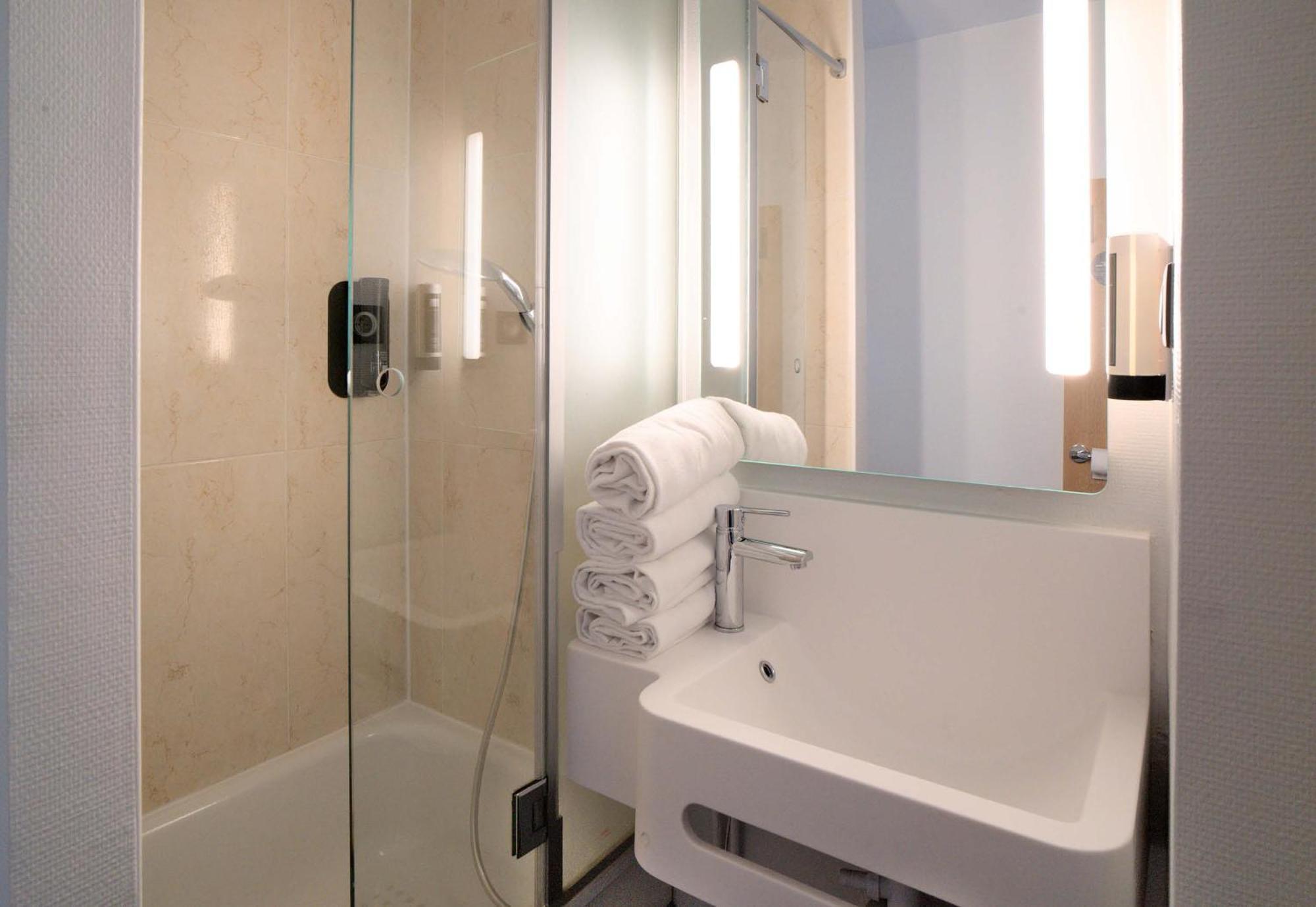 B&B Hotel Dreux Centre Εξωτερικό φωτογραφία