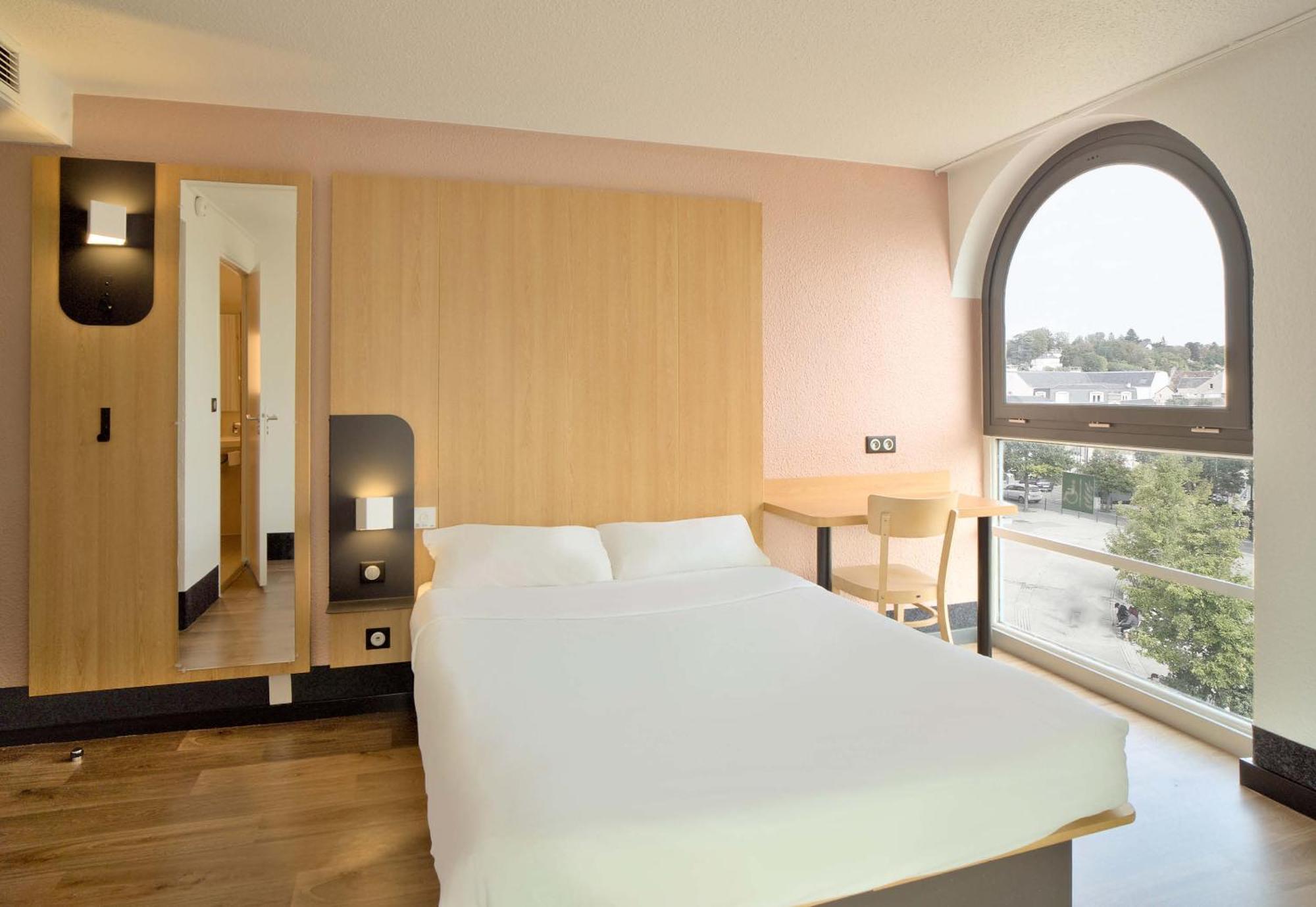B&B Hotel Dreux Centre Εξωτερικό φωτογραφία